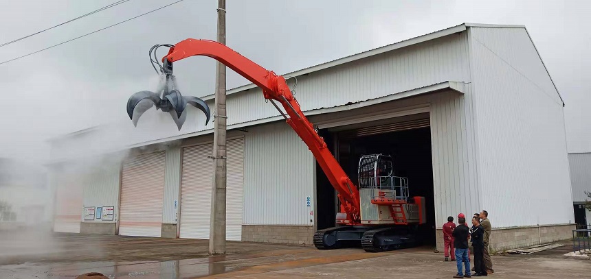 抓钢机喷淋系统.jpg 抓钢机喷淋系统.jpg