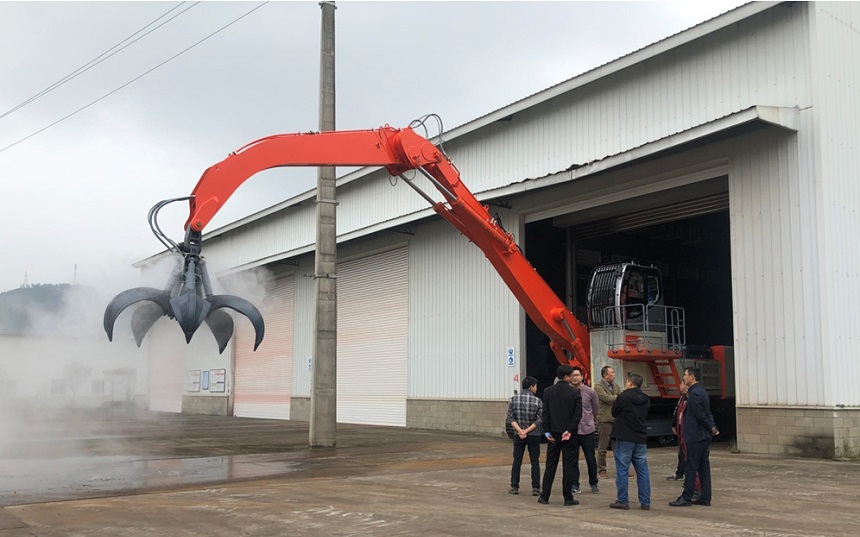 抓料机喷淋系统.jpg 抓料机喷淋系统.jpg