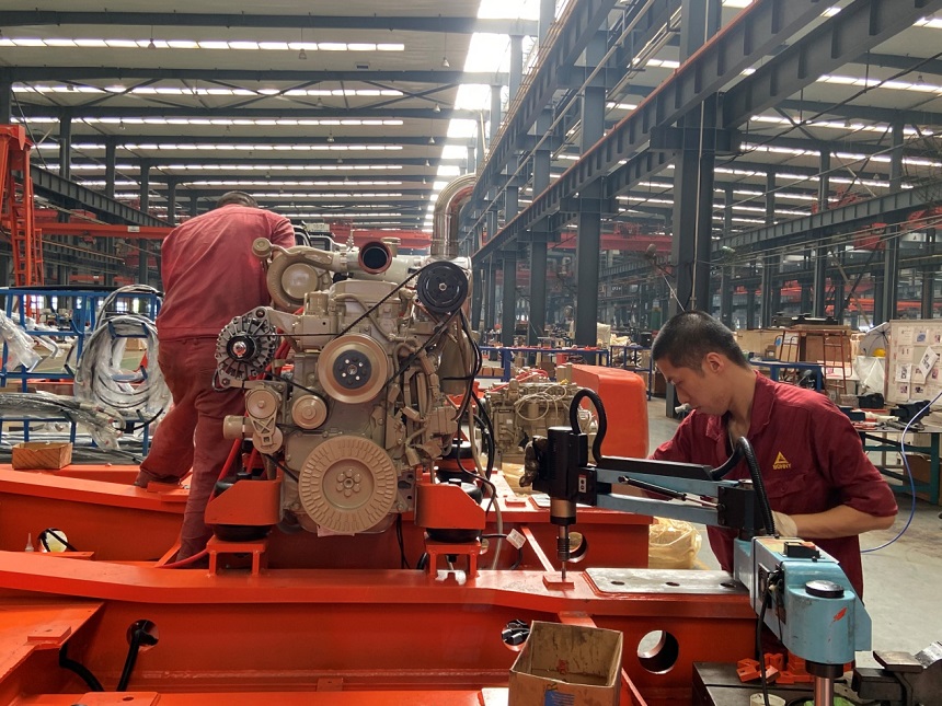 生产车间工作现场.jpg 生产车间工作现场.jpg