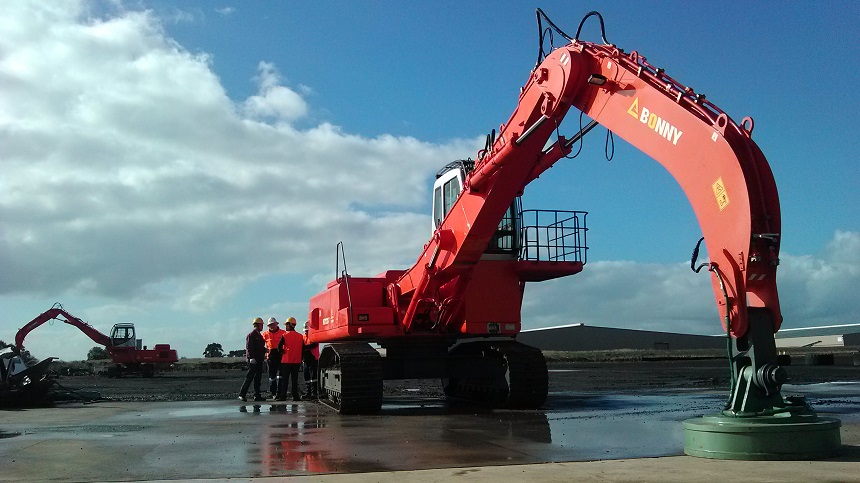 抓钢机配电吸盘.jpg 抓钢机配电吸盘.jpg