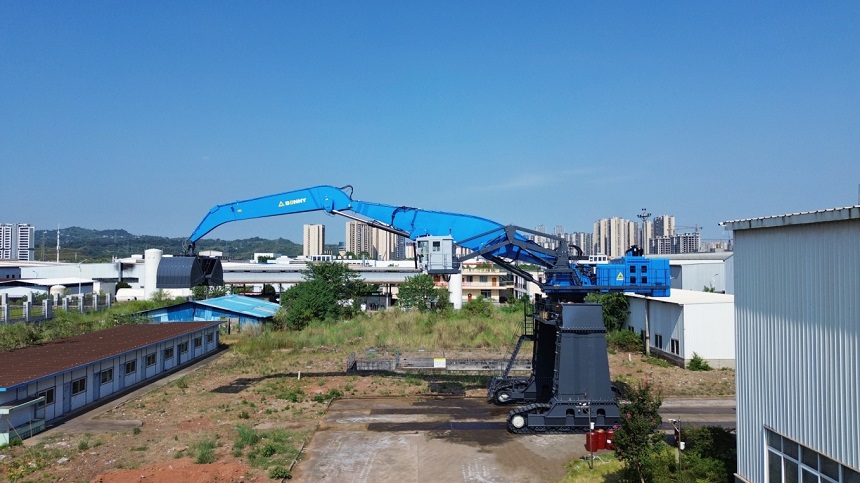 抓料机.jpg 抓料机.jpg