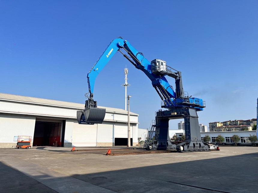 抓料机.jpg 抓料机.jpg