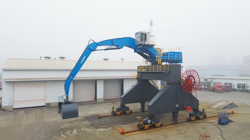 抓料机.jpg 抓料机.jpg